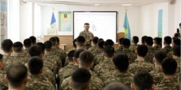 Қорғаныс министрлігі әскери қызметкерлердің жаппай кетіп жатқанына алаң