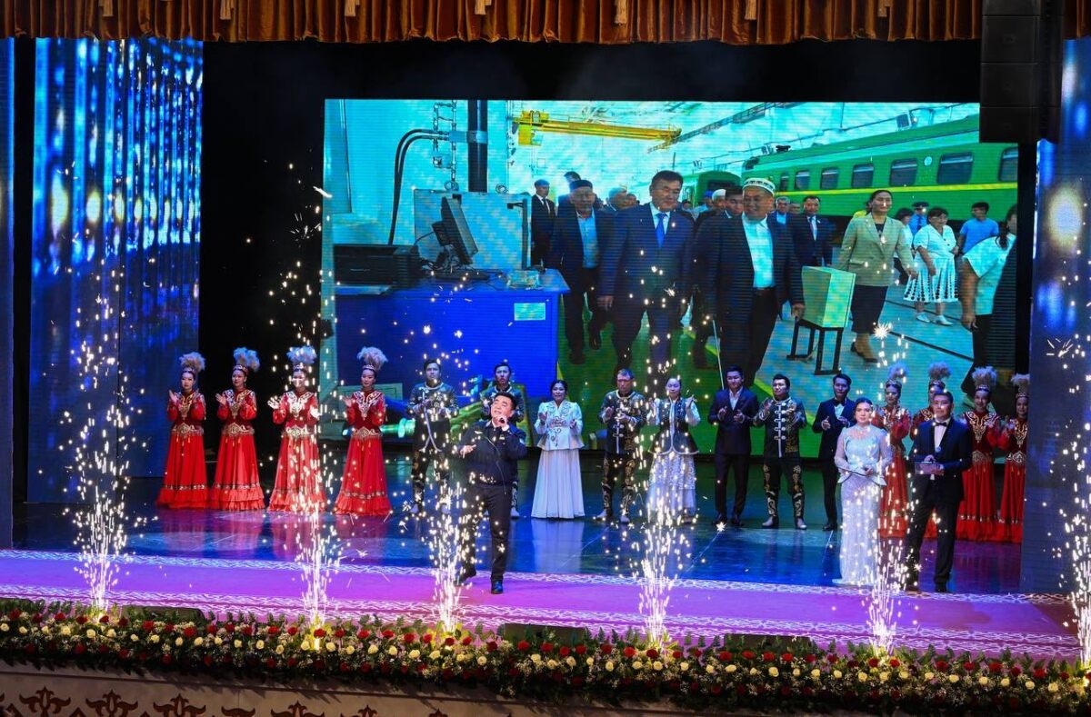 Сыр бойы теміржолшыларына лайықты құрмет көрсетілді