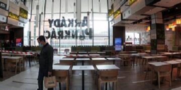 Министрге маскасыз жүргені үшін қызметтен кету ұсынылды