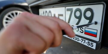 Финляндия 16 наурызға дейін РФ нөмірі бар машиналарды елден шығарады