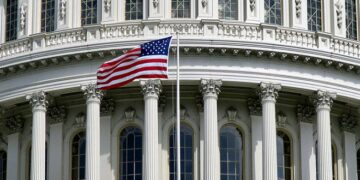 АҚШ сенаторлары Украинаны қаржыландыруға шешім қабылдады