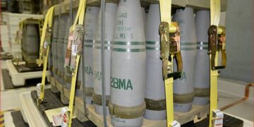 Ақ үй Украинаға әскери көмек көрсету тоқтатылғанын растады
