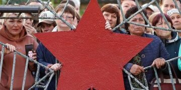 Орыстың «солдат жесірлері» Путинді «жауды аямауға» шақырды