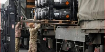 Байден Украинаға 2026 жылға дейін жететін қару-жарақ бөліп кетіпті