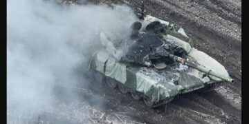Угледарға шабуылға шыққан Ресей танкілері түгелдей минаға ұрынды