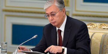 Президент Республика күні қарсаңында мемлекеттік марапаттар берді