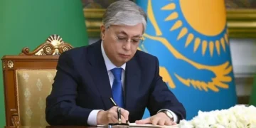 Президент барлық деңгейдегі мәслихаттар өкілеттігін мерзімінен бұрын тоқтатты