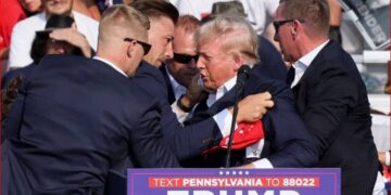 Пенсильваниядағы митинг кезіндегі атыс салдарынан Трамп жараланып қалды