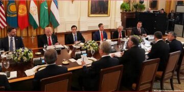 Трамп Қазақстан мен Өзбекстан лидерлерін G20 саммитіне шақырды