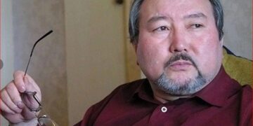 Көрнекті ақын Ұлықбек Есдәулет Эминеску академиясының мүшесі болып сайланды