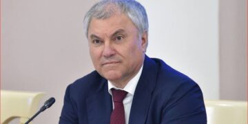 Ресейдегілер КСРО тарауын тар джинсы мен жезөкшеліктен көріп отыр