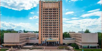 ҚазҰУ студенті ректораттың 14-қабатынан жерге секіріп, қазаға ұшырады