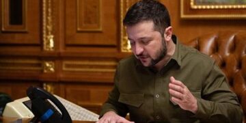 Зеленский Британияның жаңа премьері Сунакты Украинаға шақырды