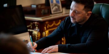 Зеленський Путинге Мәскеуде Жеңіс шеруін өткізуге рұқсат берді