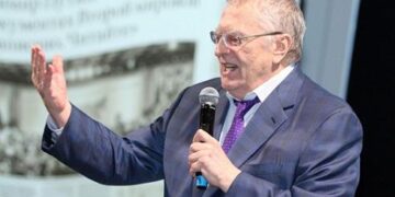 Жириновский Назарбаевтың тірі екеніне күмән келтірді